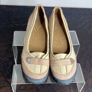 Lands End Women's Beige and Tan Suede Comfort Slip On Loafers Size 8